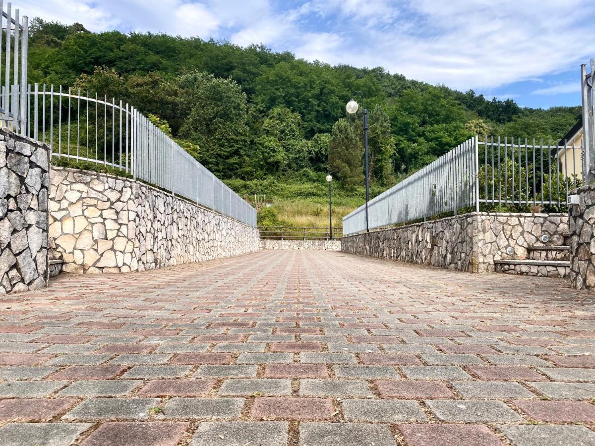 Le Village Sarzana Exteriér fotografie